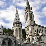 Helgon - Pyrenees Hotel Lourdes