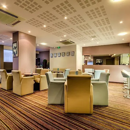 Hotell Helgon - Pyrenees