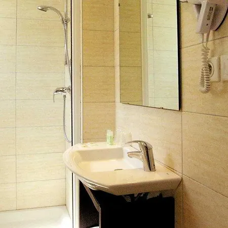 Hotell Helgon - Pyrenees