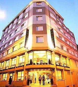 埃尔贡酒店 4*