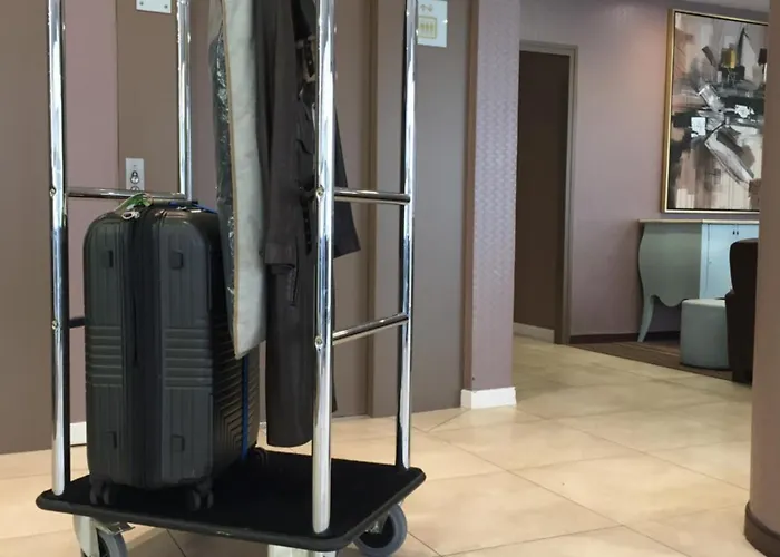 Helgon - Pyrenees Hotel