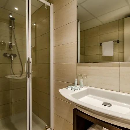 Helgon - Pyrenees Hotel 4*