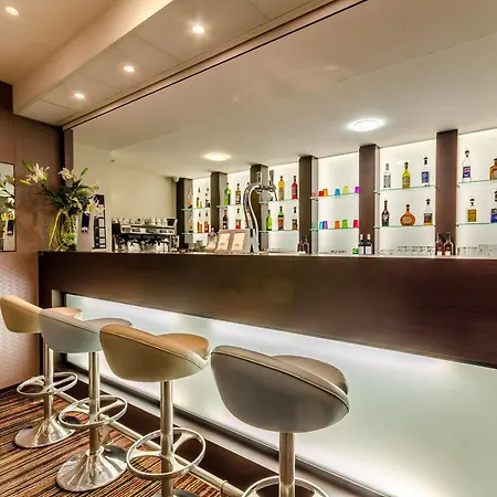 Helgon - Pyrenees Hotel Lourdes