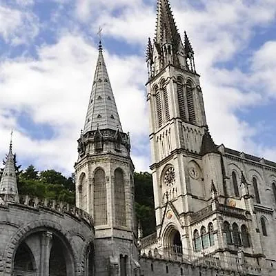 Helgon - Pyrenees Hotel Lourdes